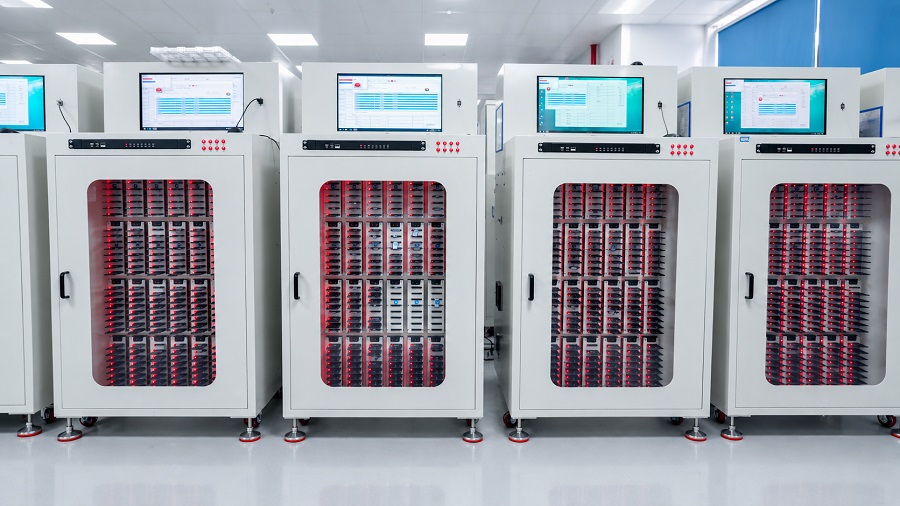 SSD high-temperature testing for thermal performance and stability validation